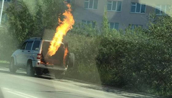 В УАЗ Патриот взорвался газовый баллон