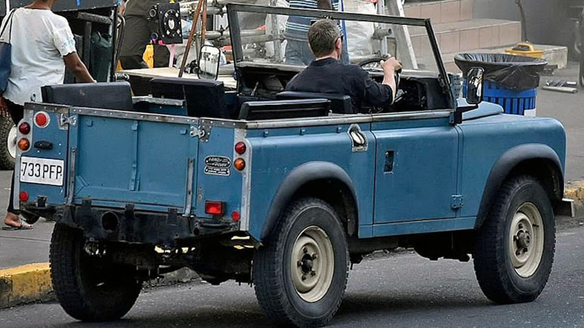 Джеймс Бонд и Land Rover Series III