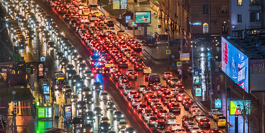 Автомобилистов хотят пересадит на общественный транспорт, потому что дорог на всех не хватает