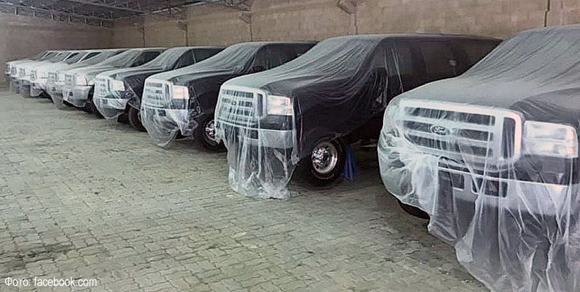 Тайный склад внедорожников Ford Excursion обнаружен в Арабских Эмиратах