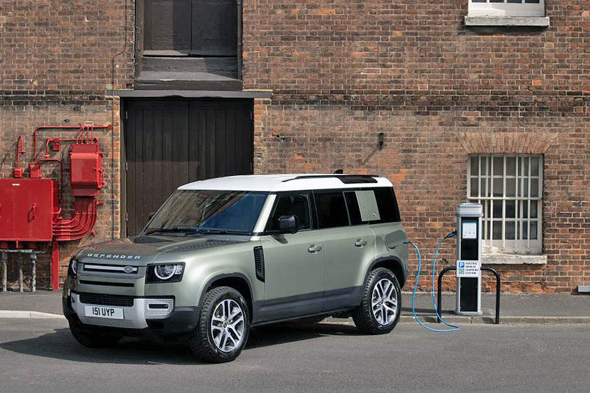 Land Rover начал продажи подзаряжаемого гибрида Defender