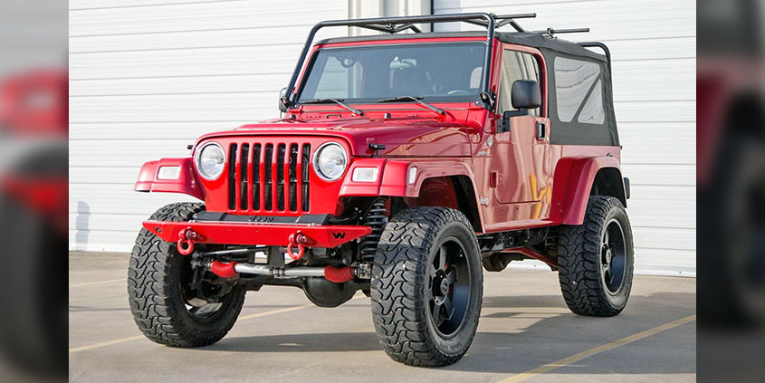 Потратив на модернизацию 16-летнего Jeep Wrangler более 100 тысяч долларов, хозяин продал его более чем вдвое дешевле