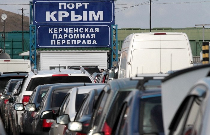 Тарифы для пикапов на пароме в Крым стали заградительными