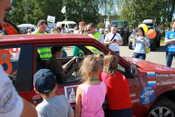 В Петербурге прошли первые детские соревнования по автотуризму